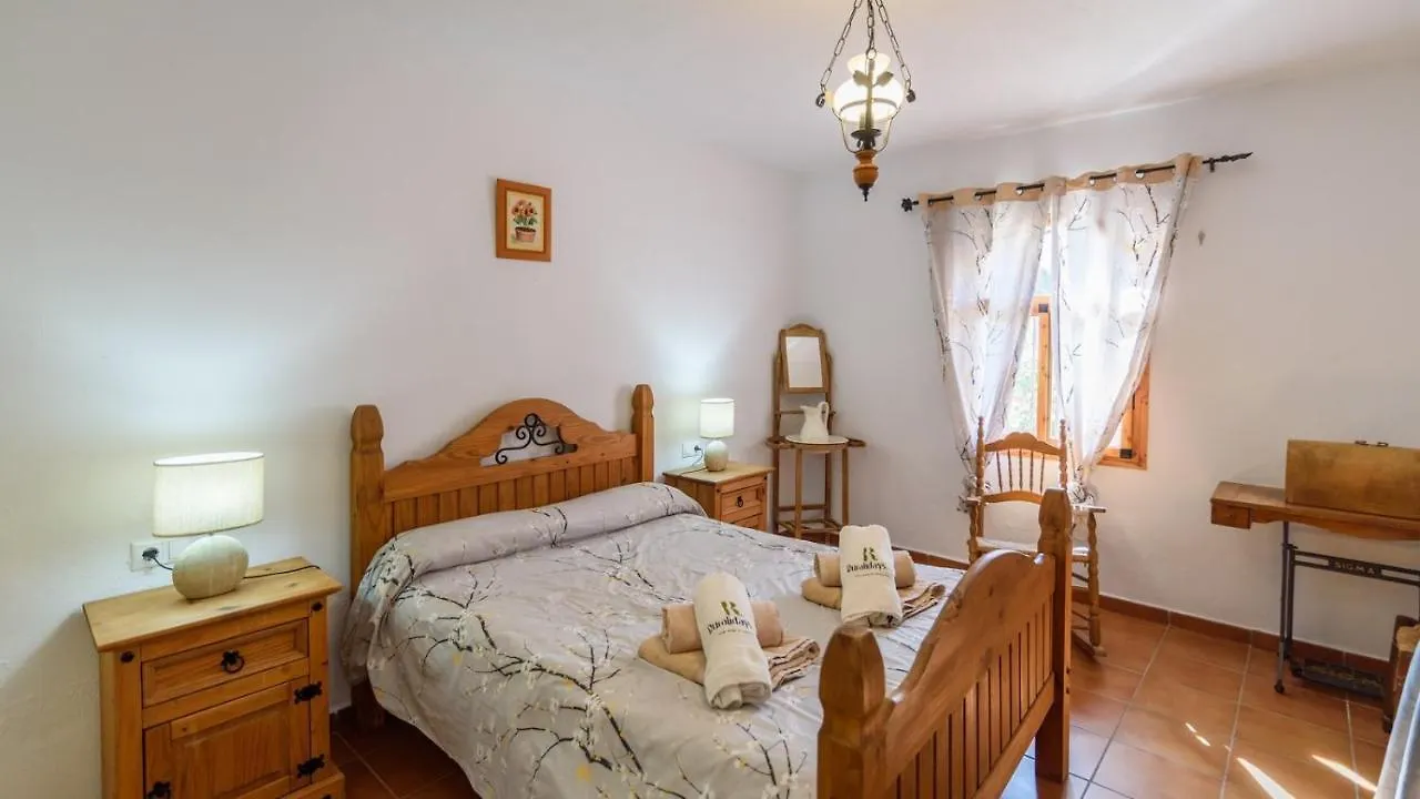 Villa Fuente Pinta Arenas By Ruralidays